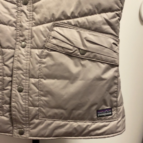 Patagonia women’s Medium vest - Picture 2 of 7